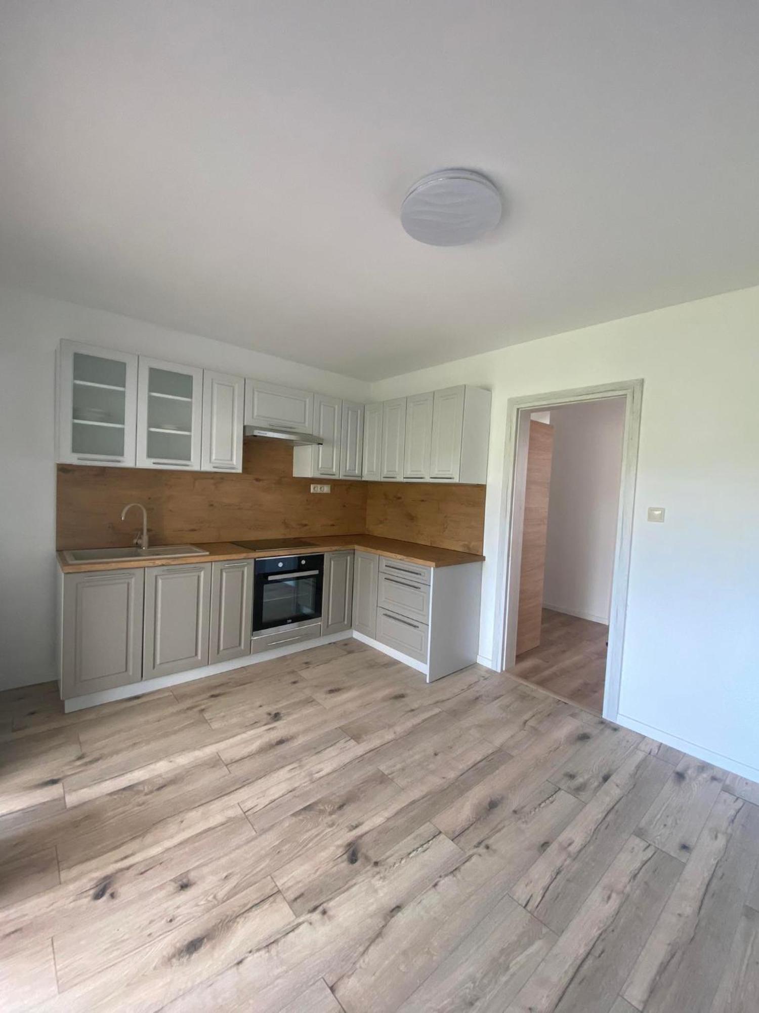 Apartman Nikol Prievidza Zewnętrze zdjęcie